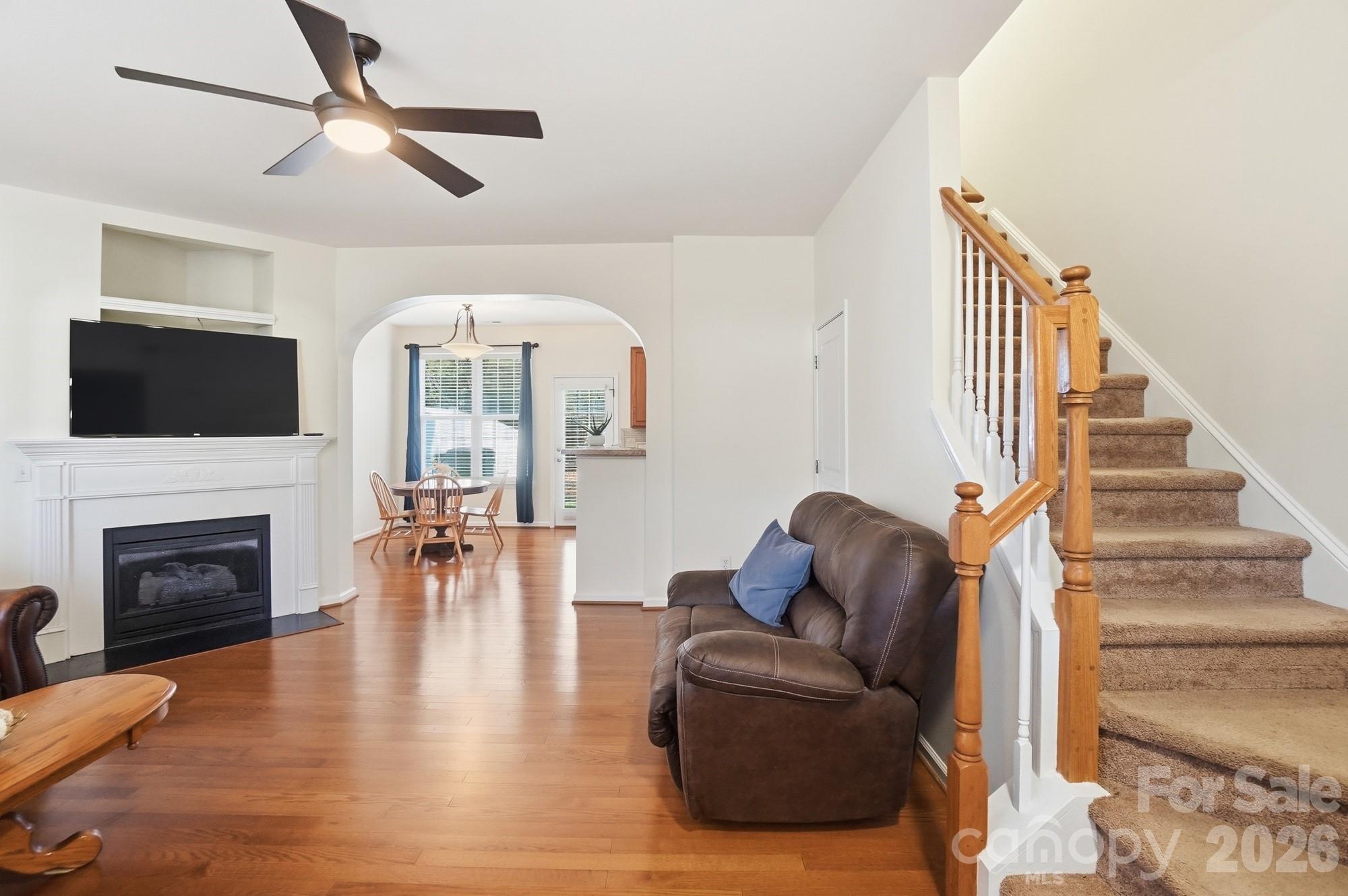 8422 Chaceview Court Property Photo 5