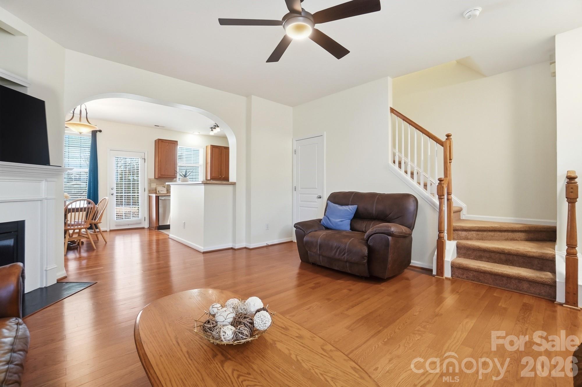 8422 Chaceview Court Property Photo 9