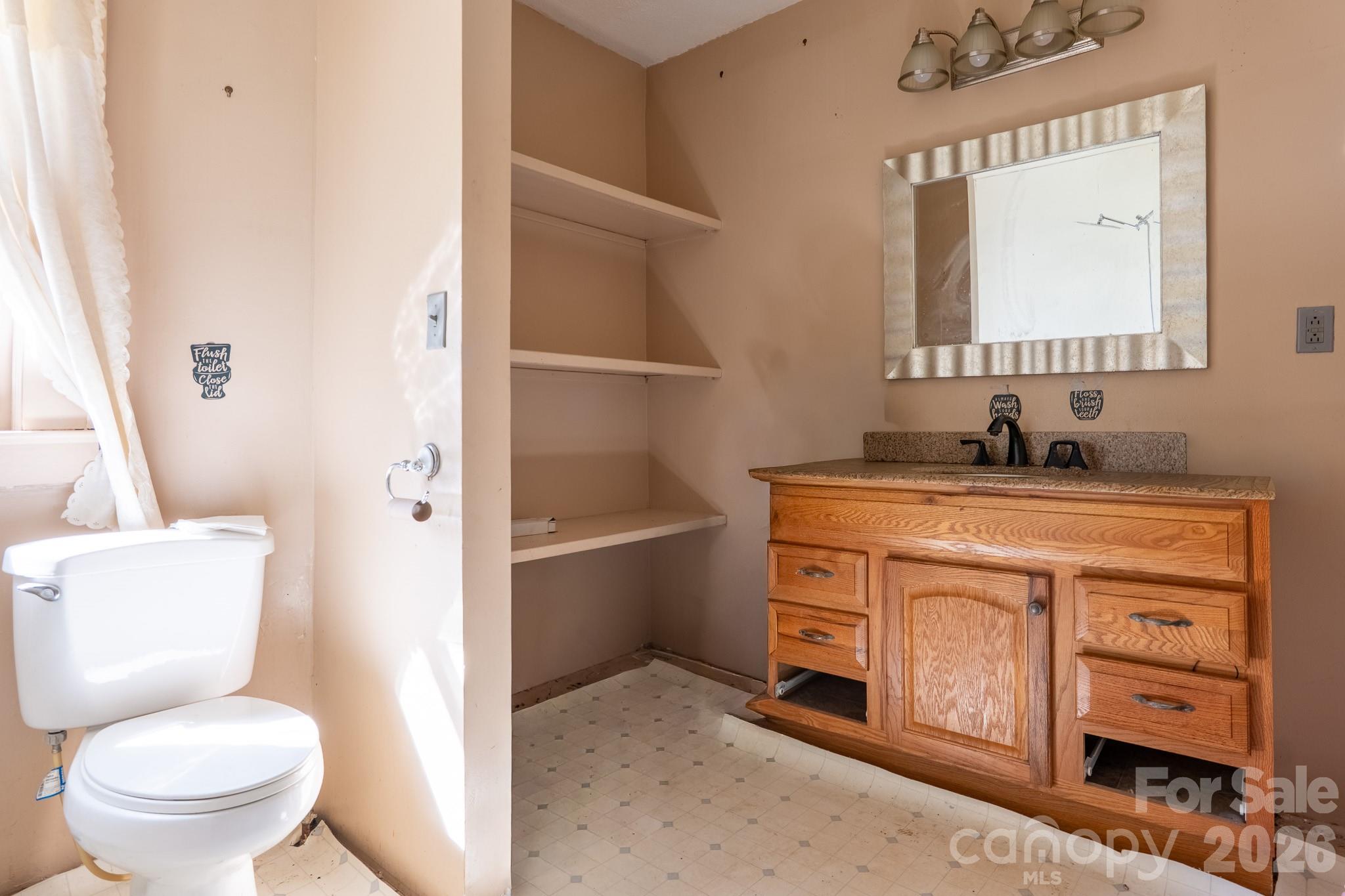 218 W 28th Street Property Photo 5