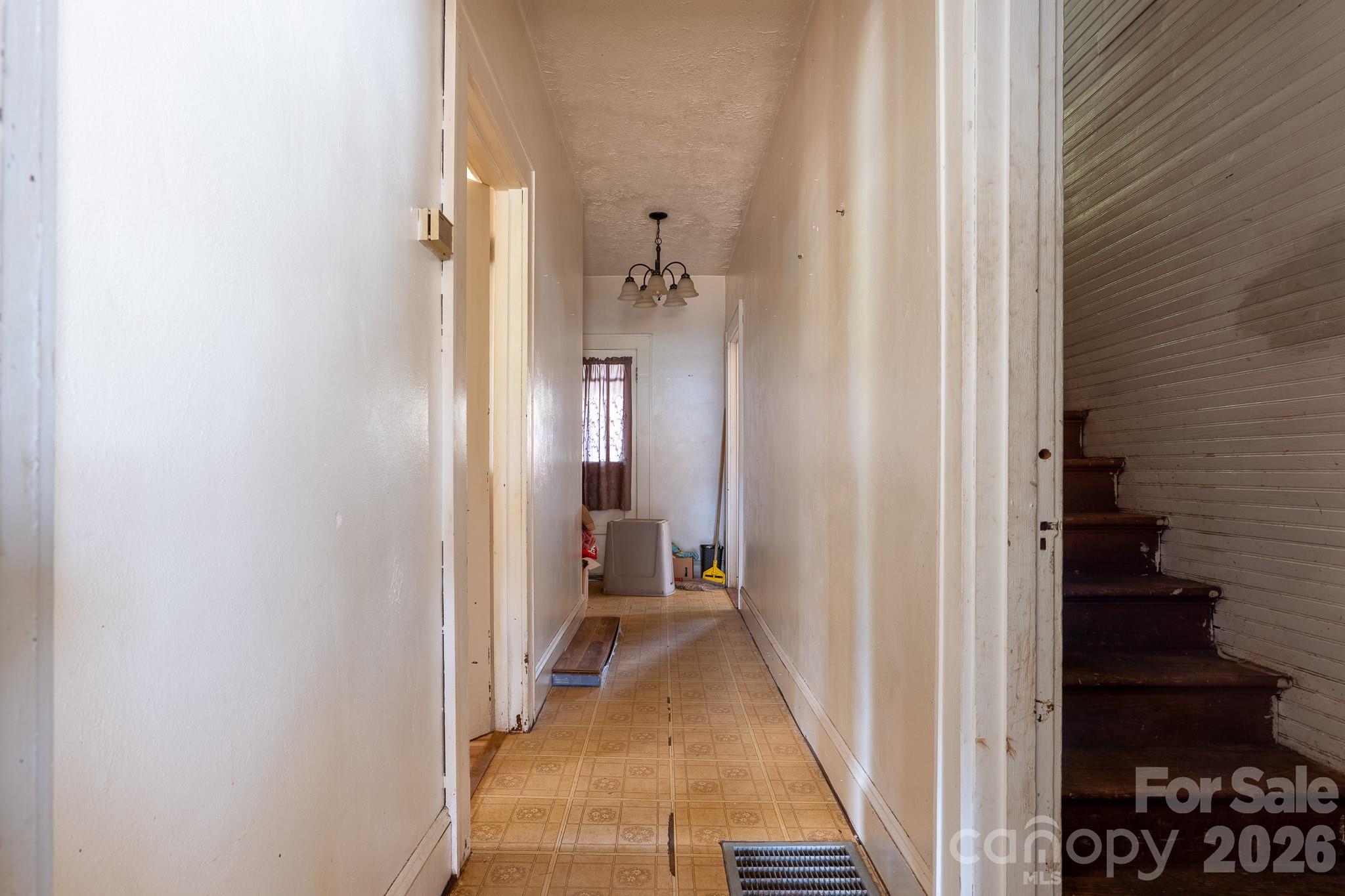 218 W 28th Street Property Photo 8