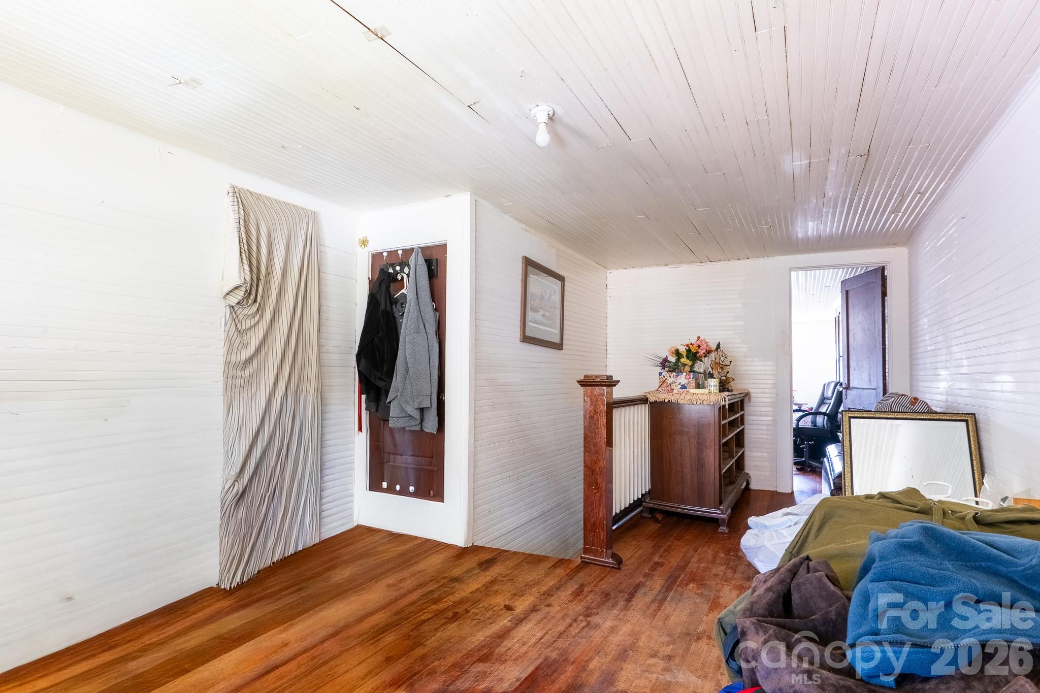 218 W 28th Street Property Photo 10