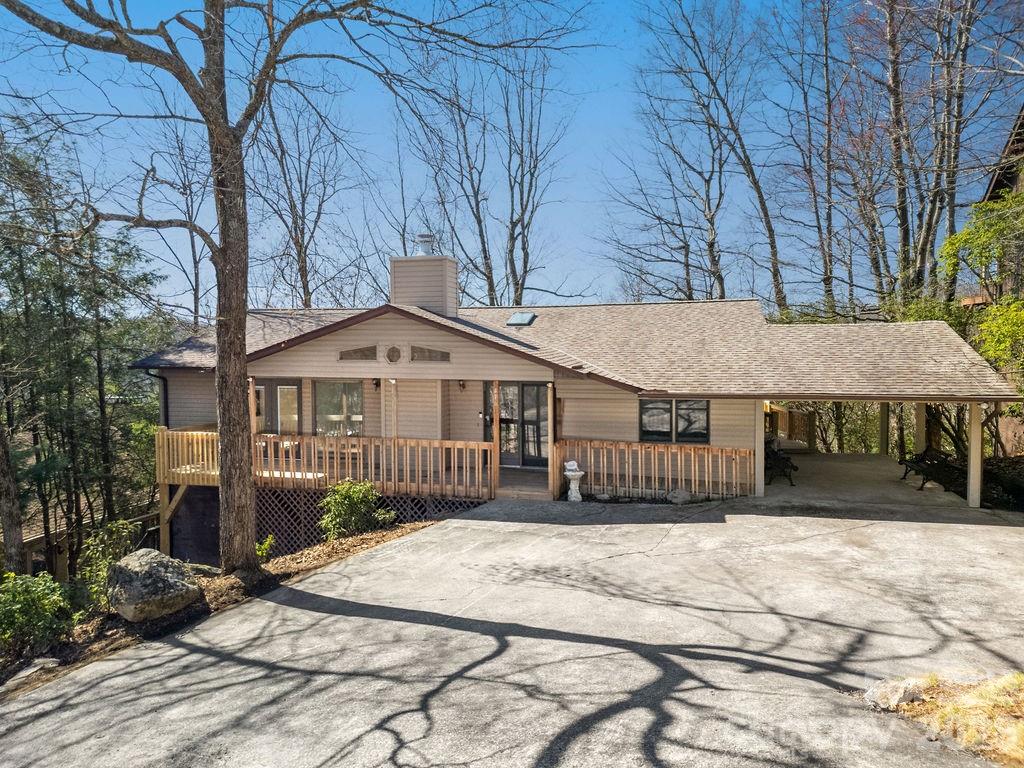 416 Kanasgowa Drive Property Photo 1