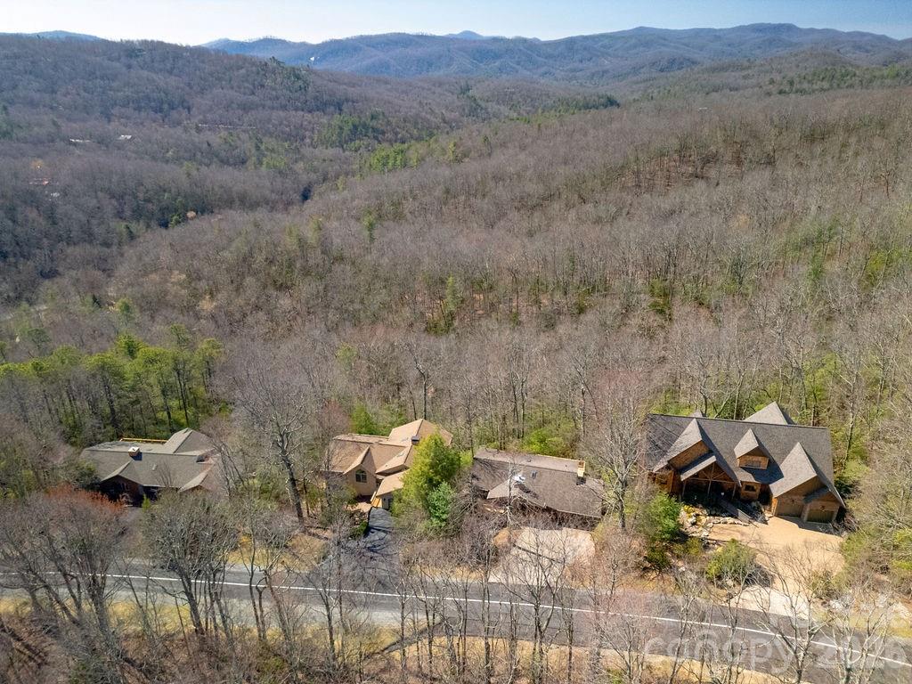 416 Kanasgowa Drive Property Photo 2