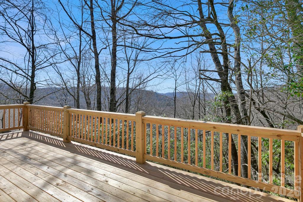 416 Kanasgowa Drive Property Photo 4