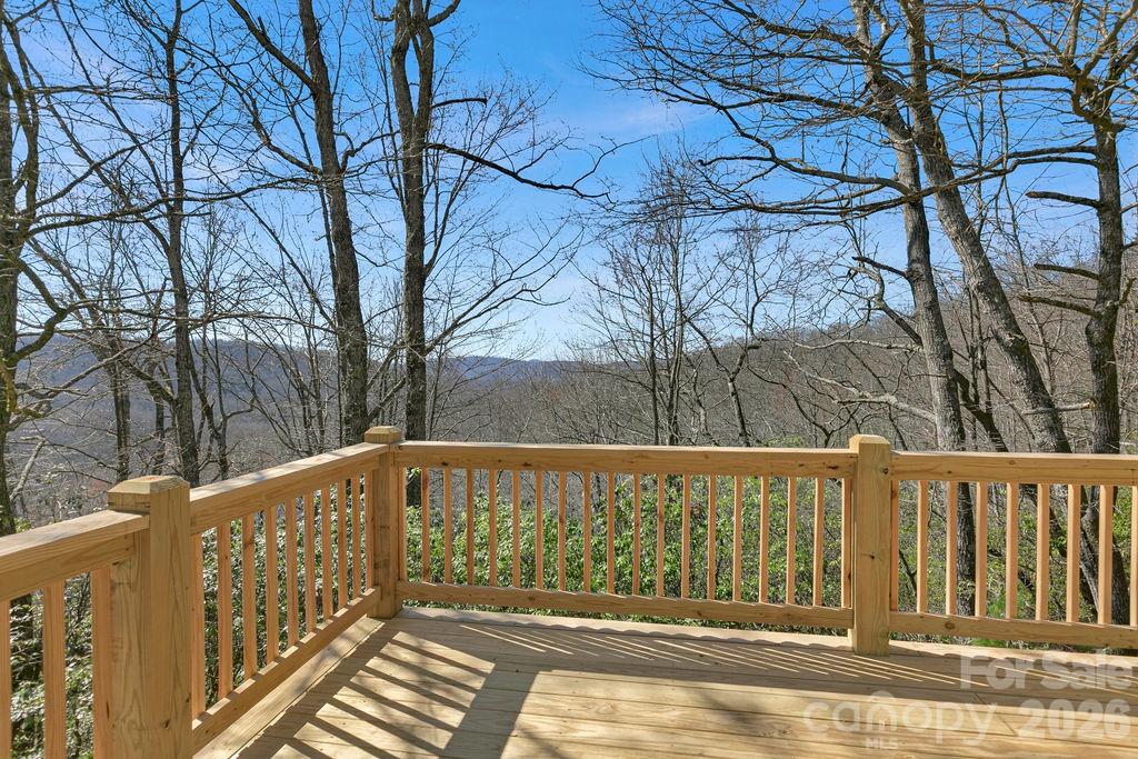 416 Kanasgowa Drive Property Photo 5