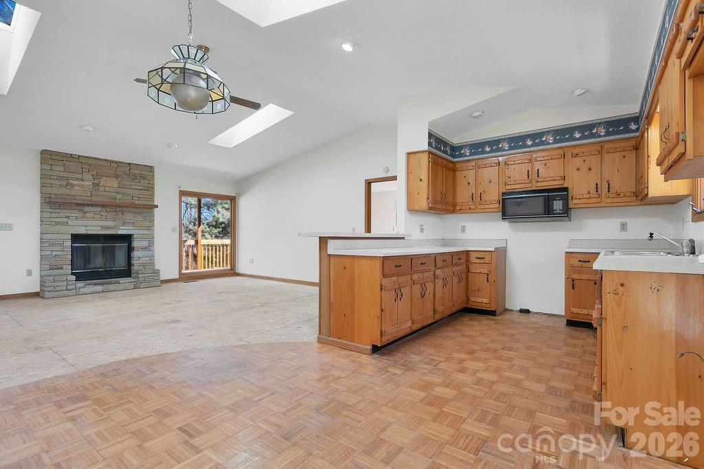 416 Kanasgowa Drive Property Photo 13