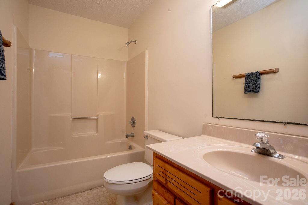 416 Kanasgowa Drive Property Photo 21