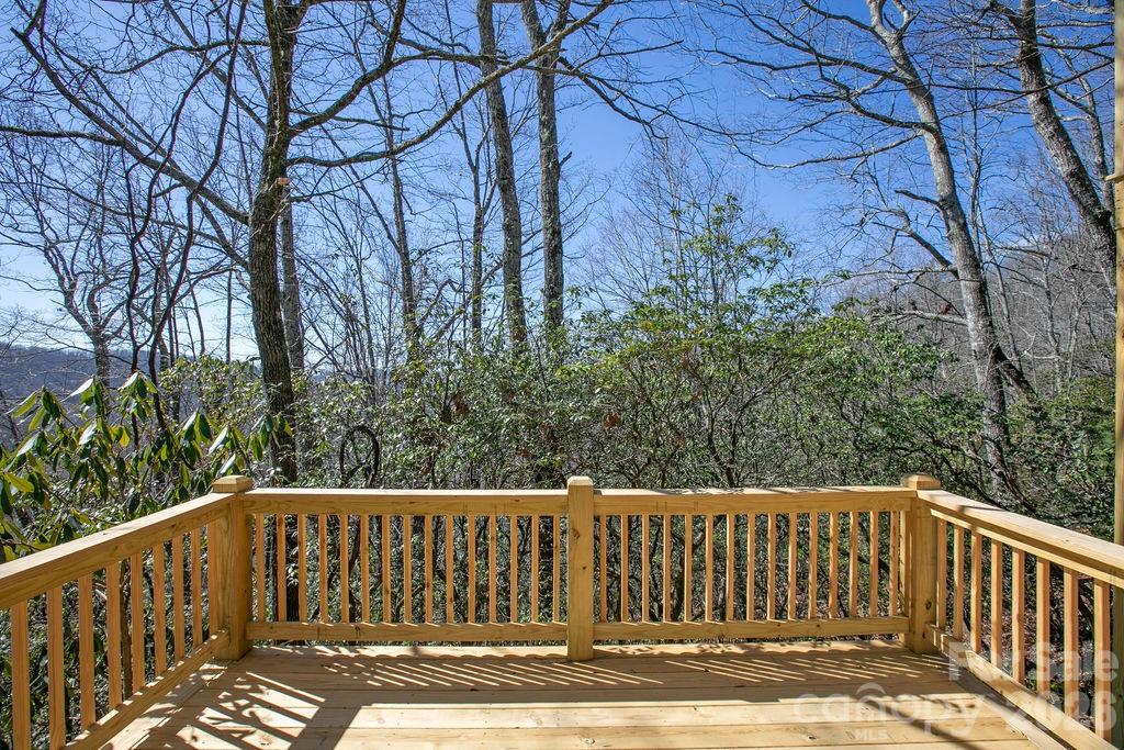 416 Kanasgowa Drive Property Photo 28