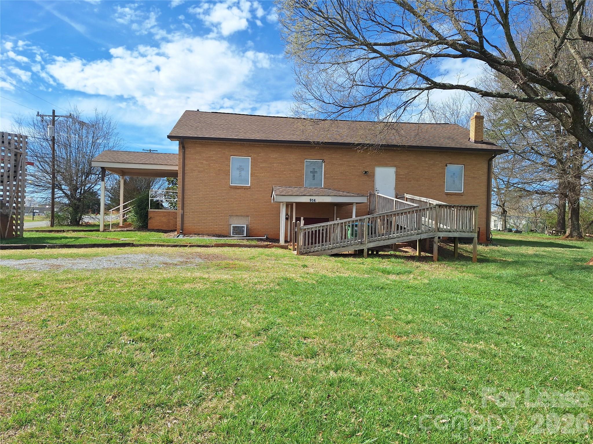 914 W Carolina Avenue Property Photo 6