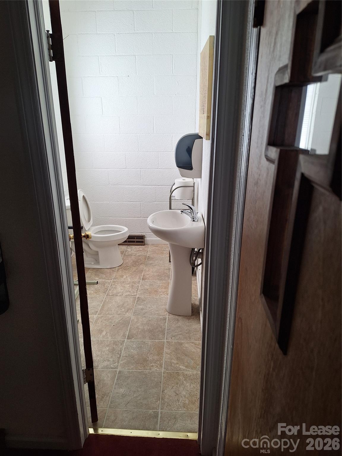 914 W Carolina Avenue Property Photo 14