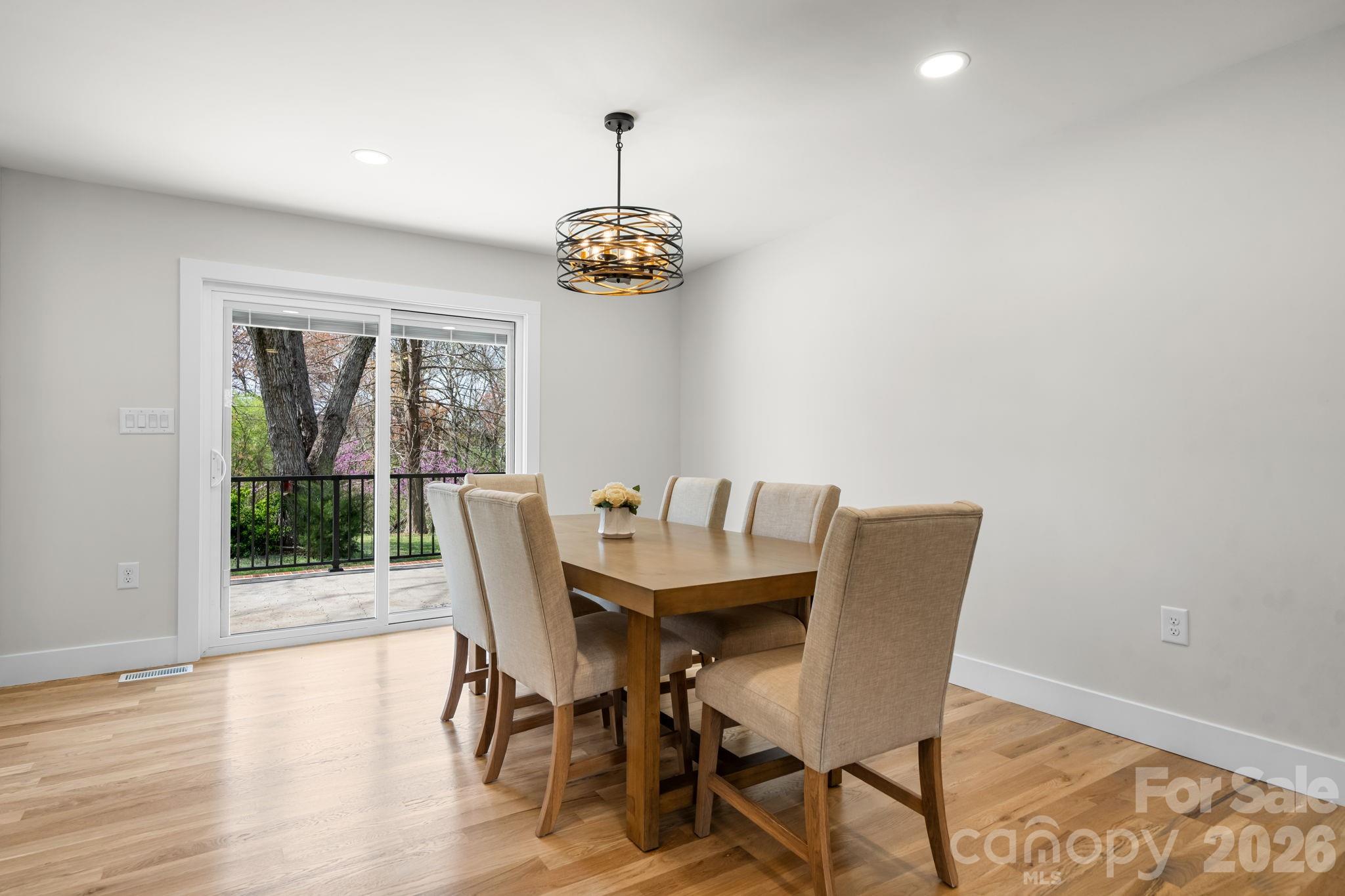 715 Sunridge Drive Property Photo 11