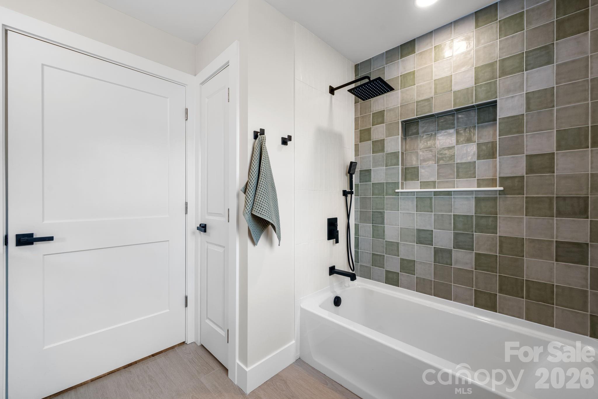 715 Sunridge Drive Property Photo 18