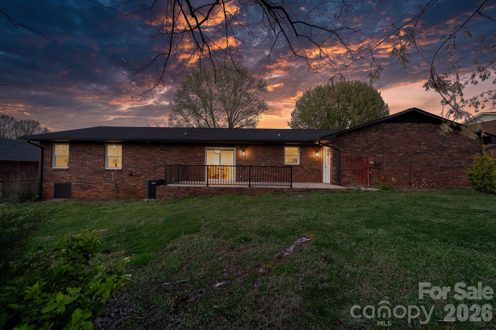 715 Sunridge Drive Property Photo 25