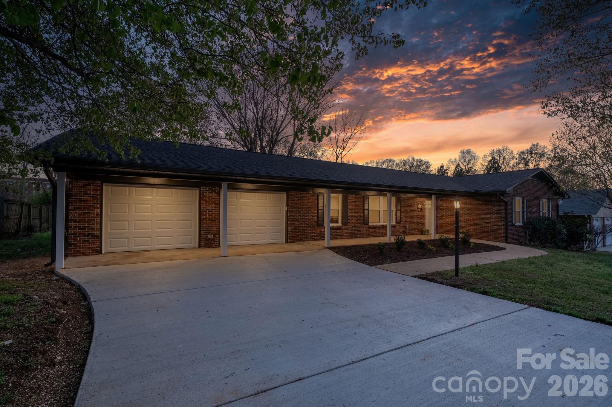 715 Sunridge Drive Property Photo 26