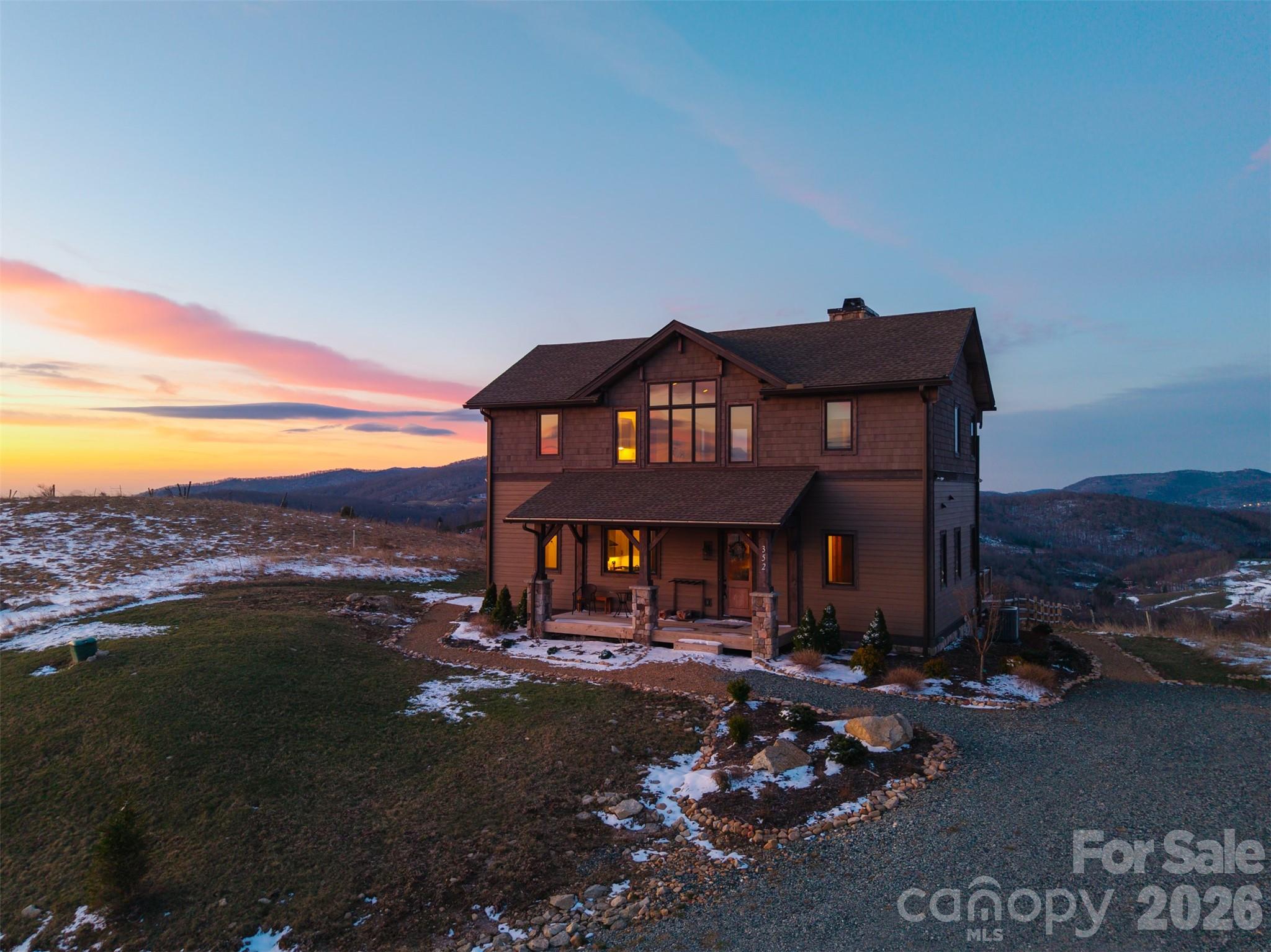 352 Great Sky Drive Property Photo 3
