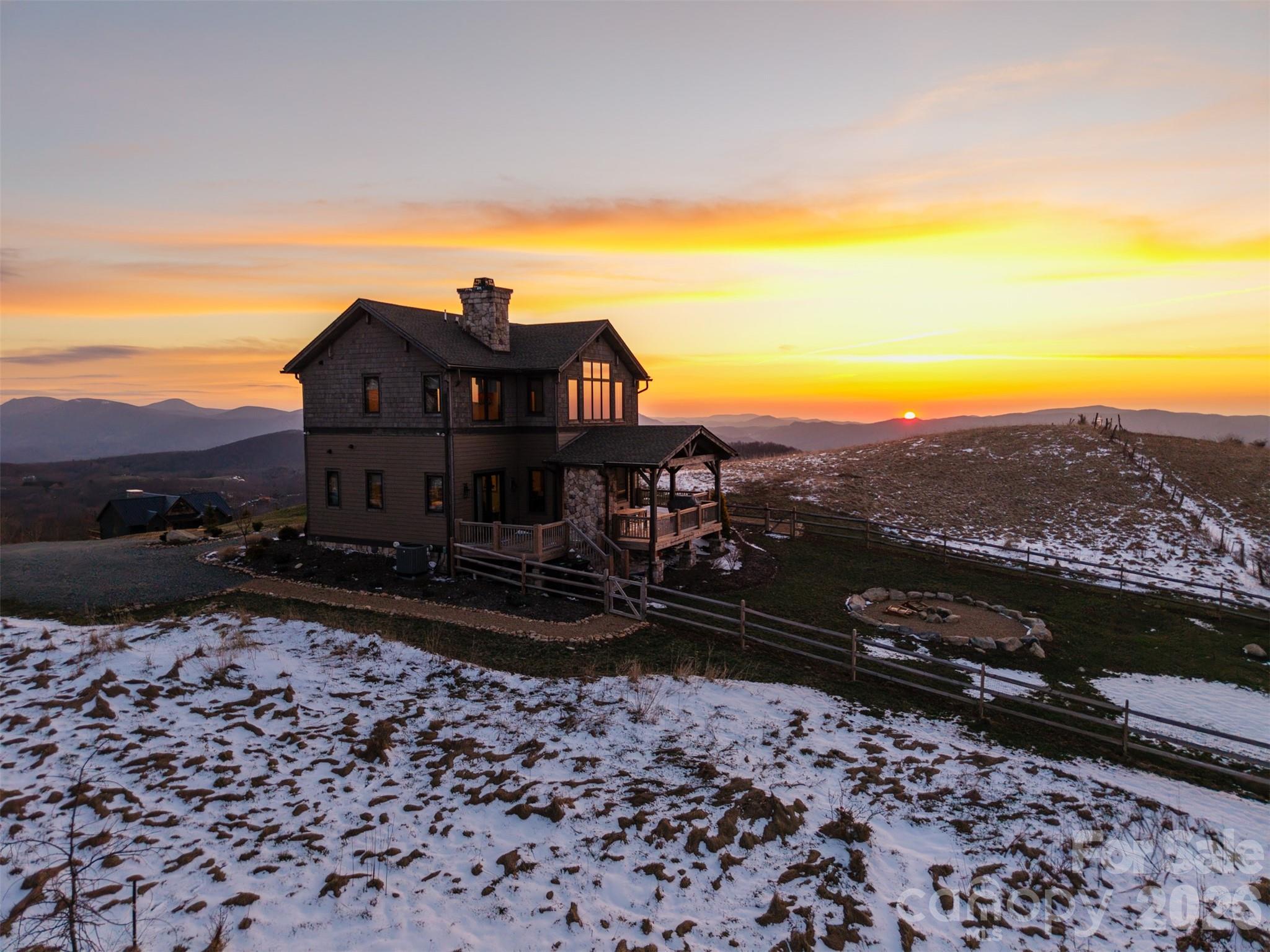 352 Great Sky Drive Property Photo 4