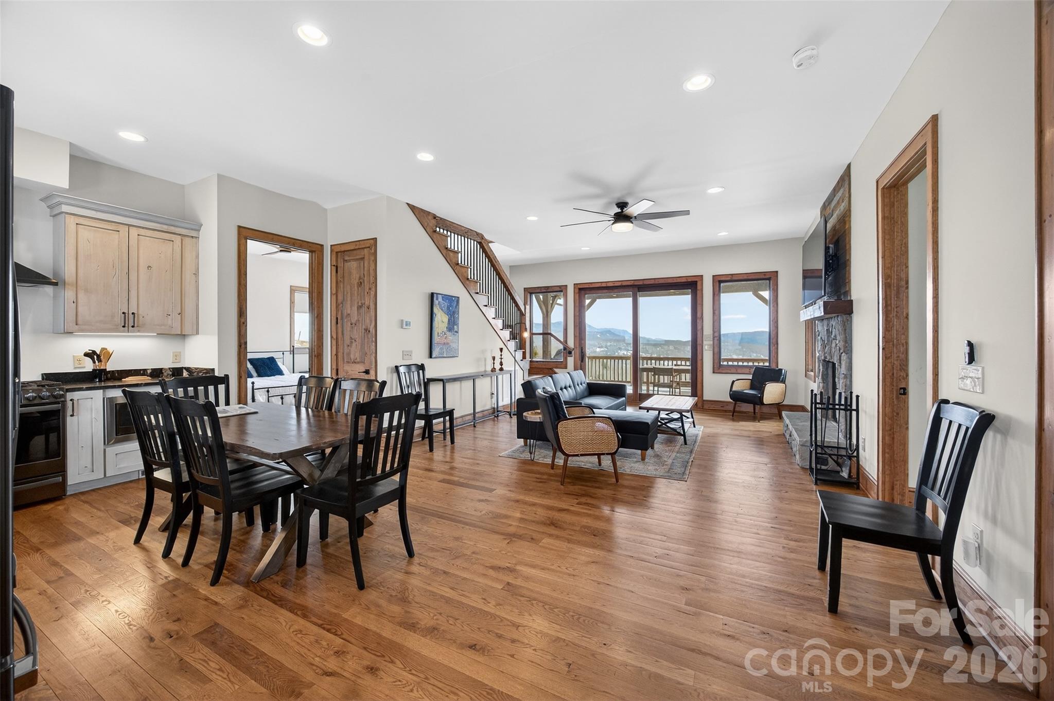 352 Great Sky Drive Property Photo 9