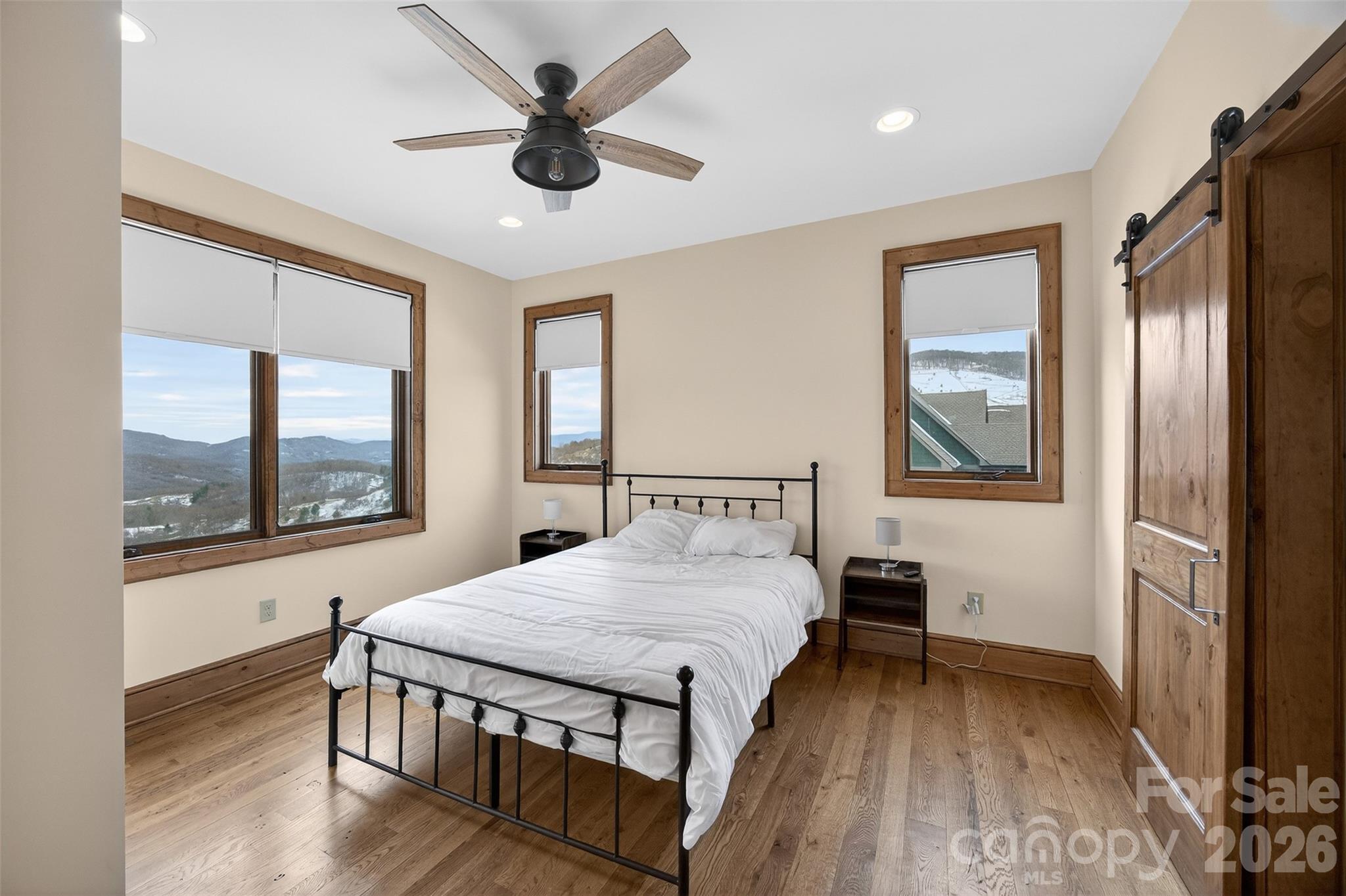 352 Great Sky Drive Property Photo 28