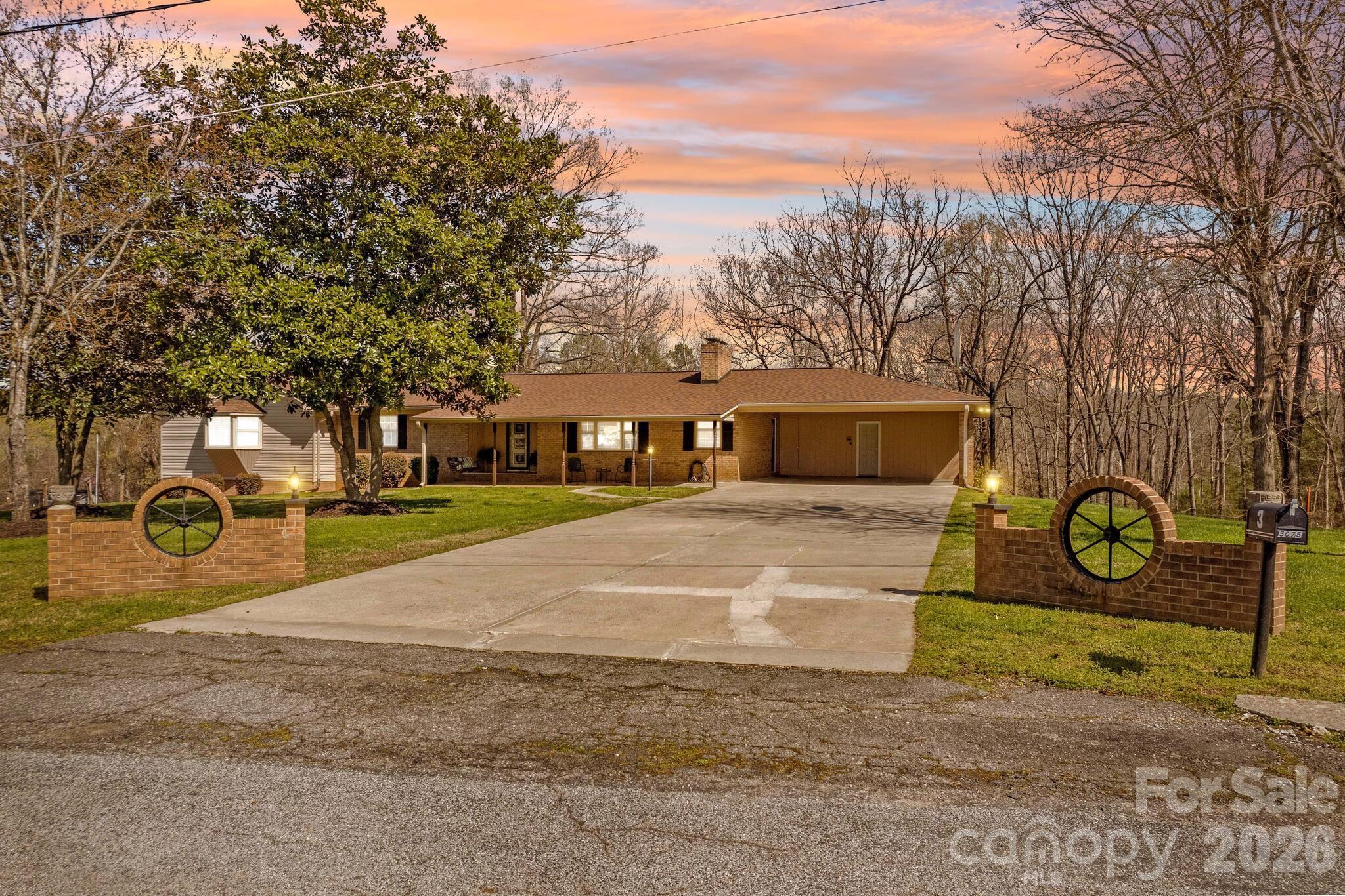 5075 Lakeview Drive Property Photo 3