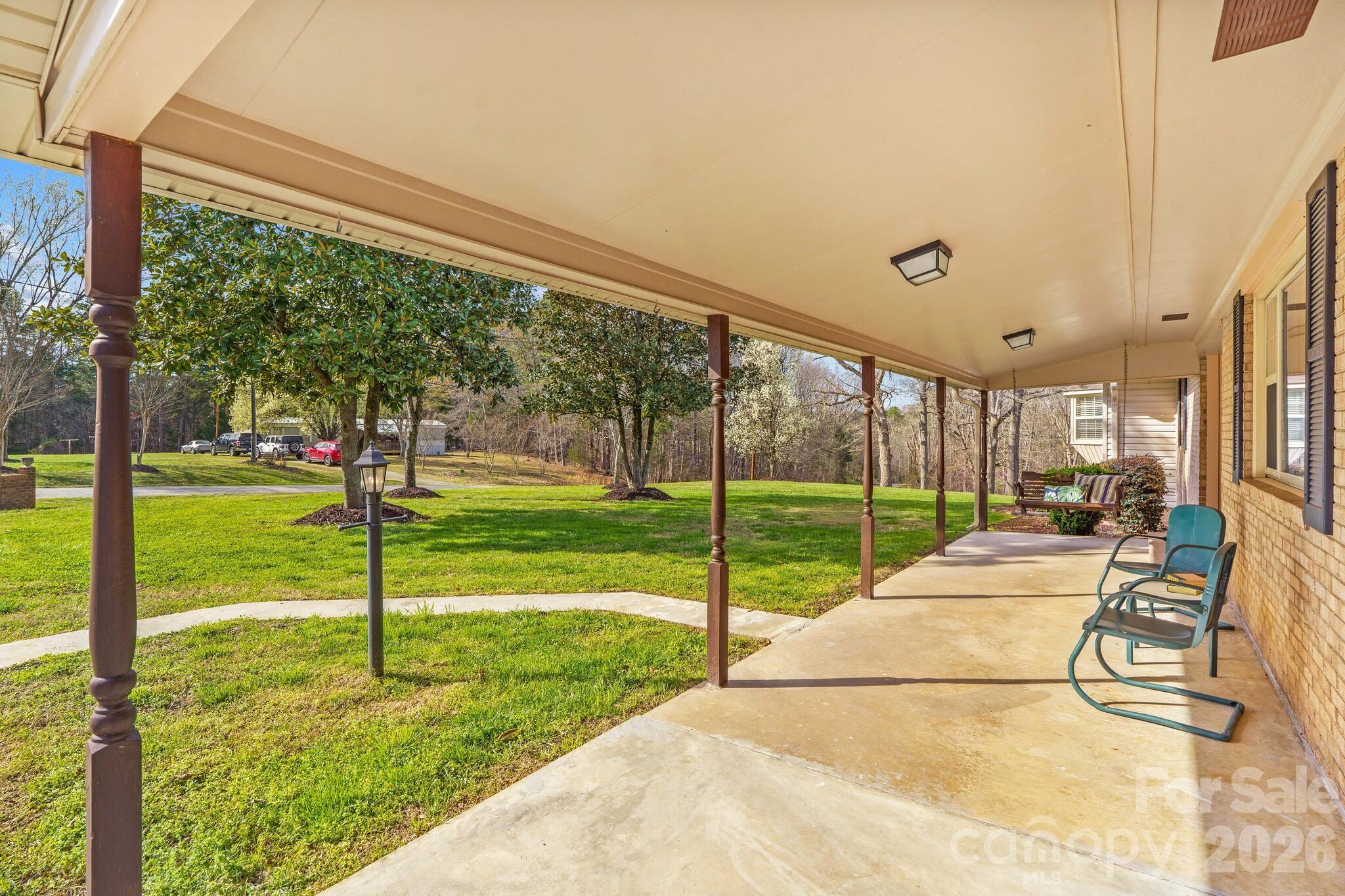 5075 Lakeview Drive Property Photo 9