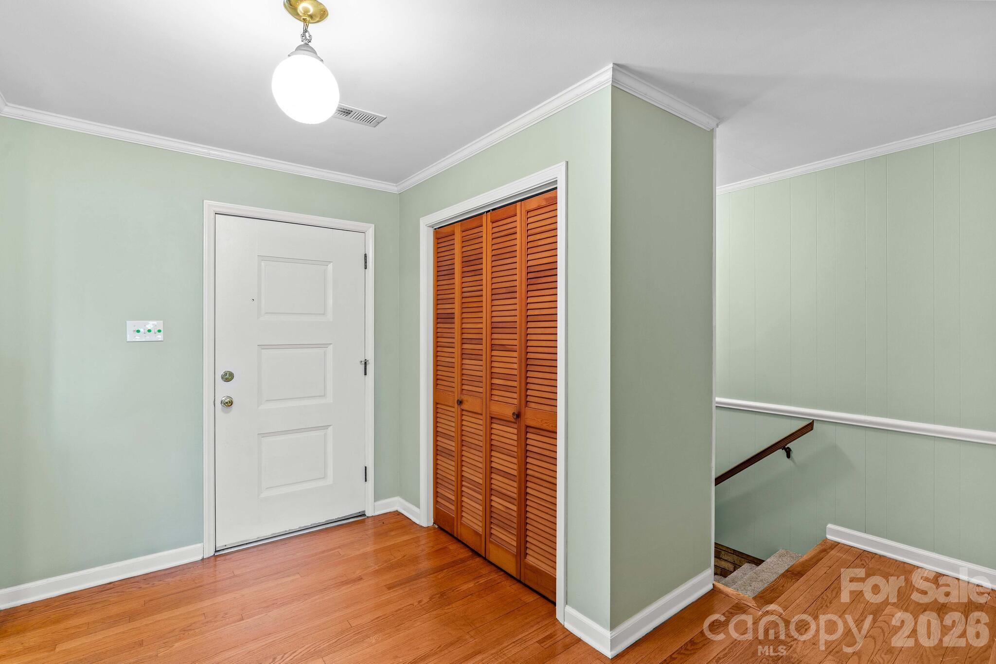 5075 Lakeview Drive Property Photo 10