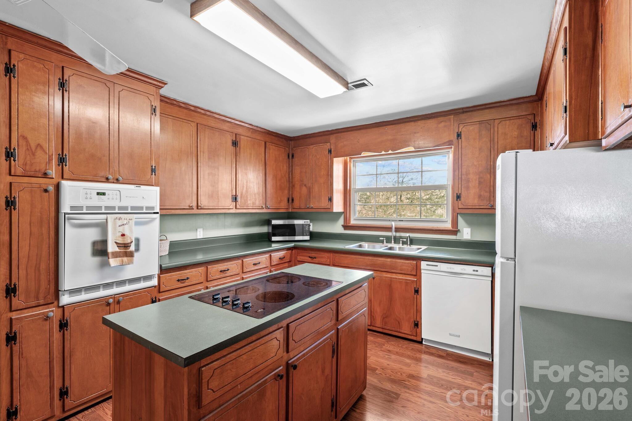 5075 Lakeview Drive Property Photo 15