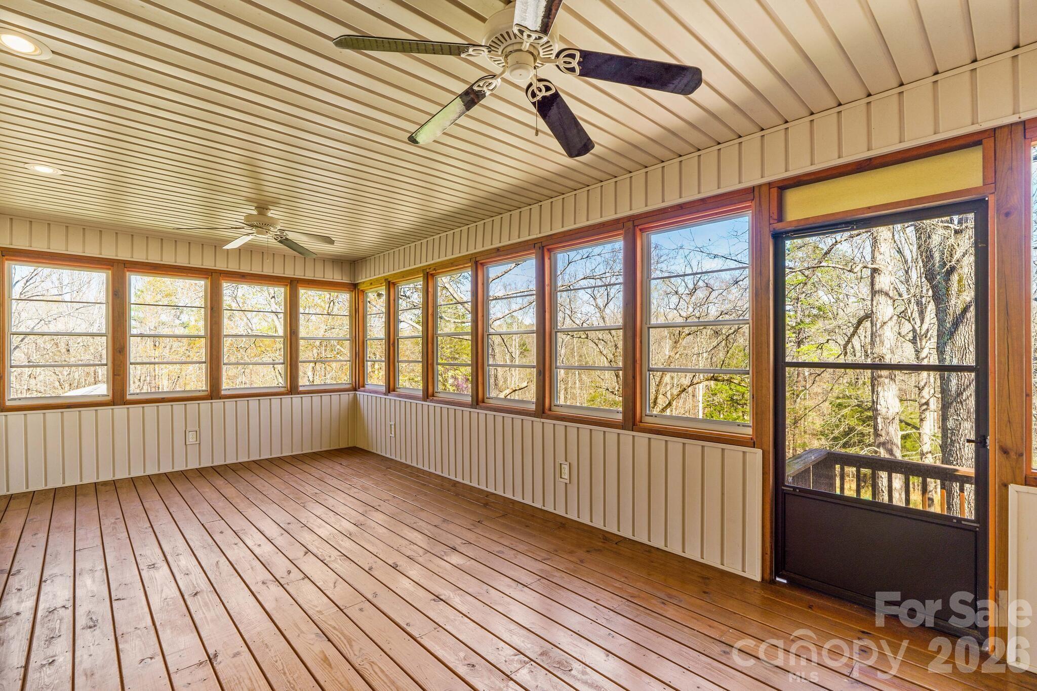 5075 Lakeview Drive Property Photo 28