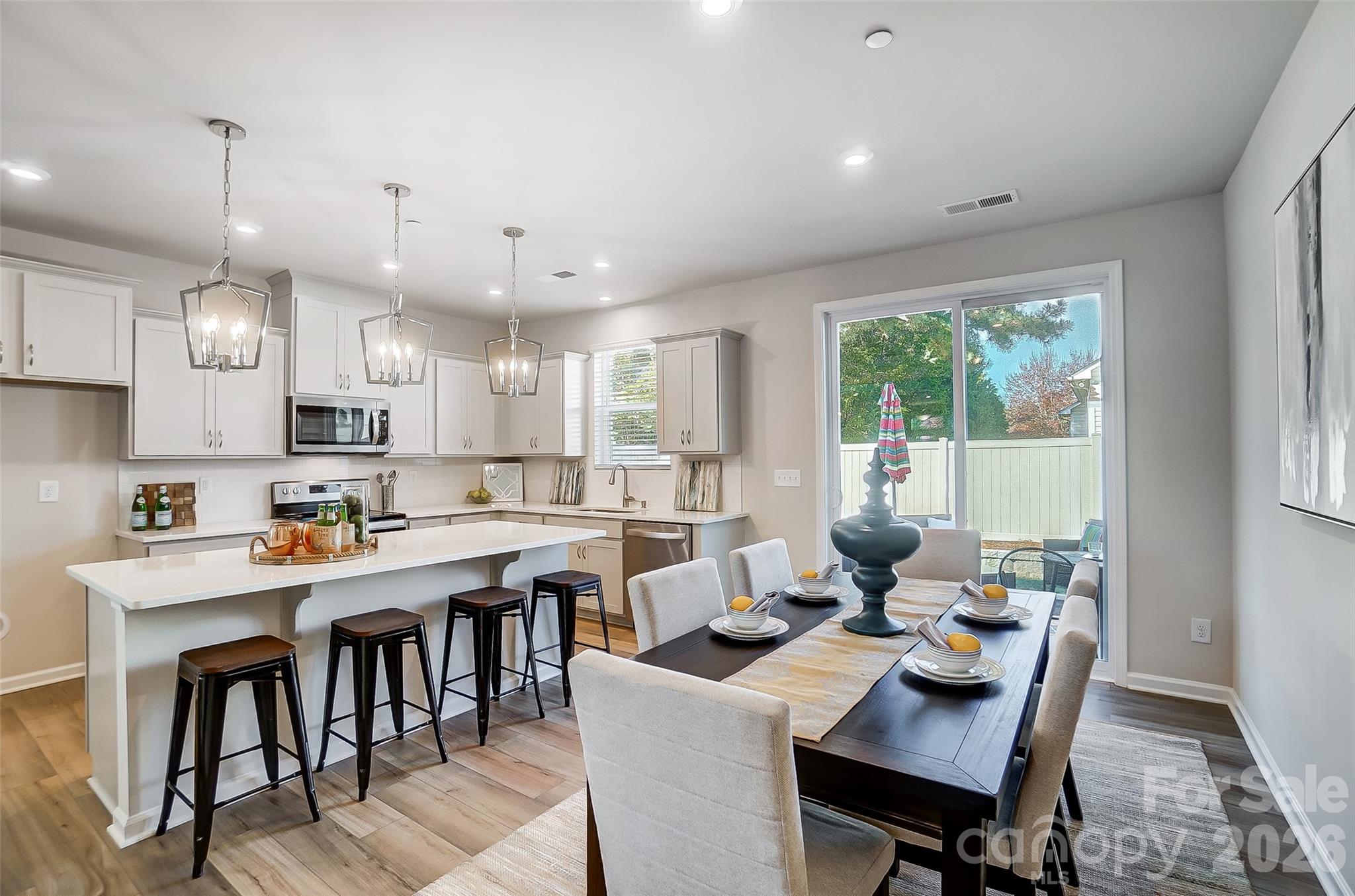 2545 Hedgecliff Road Property Photo 10