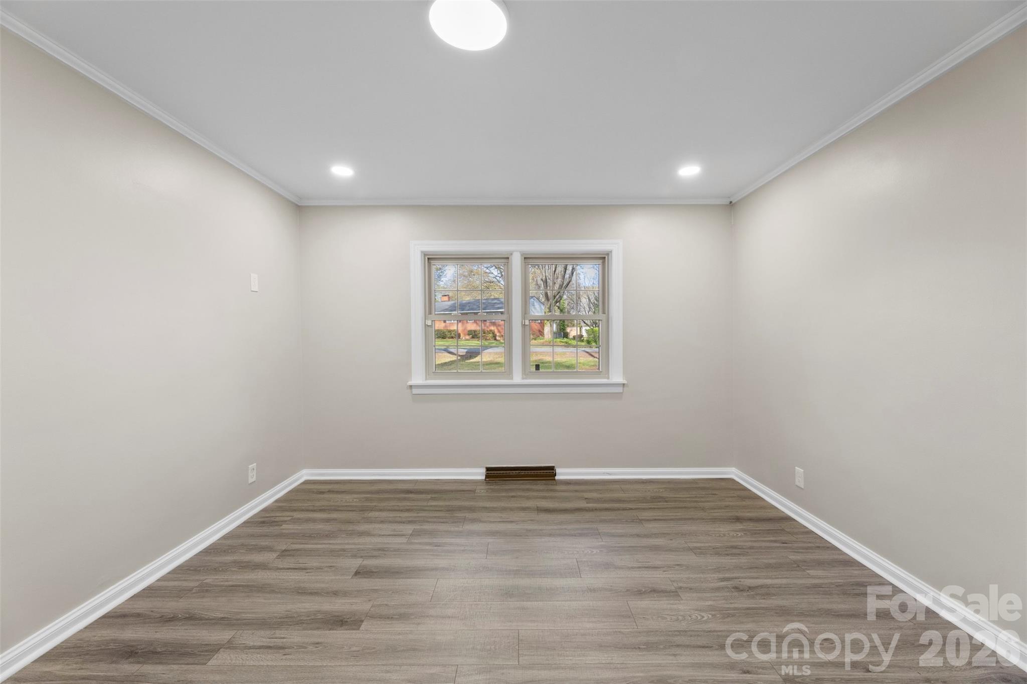 420 Downey Place Property Photo 11