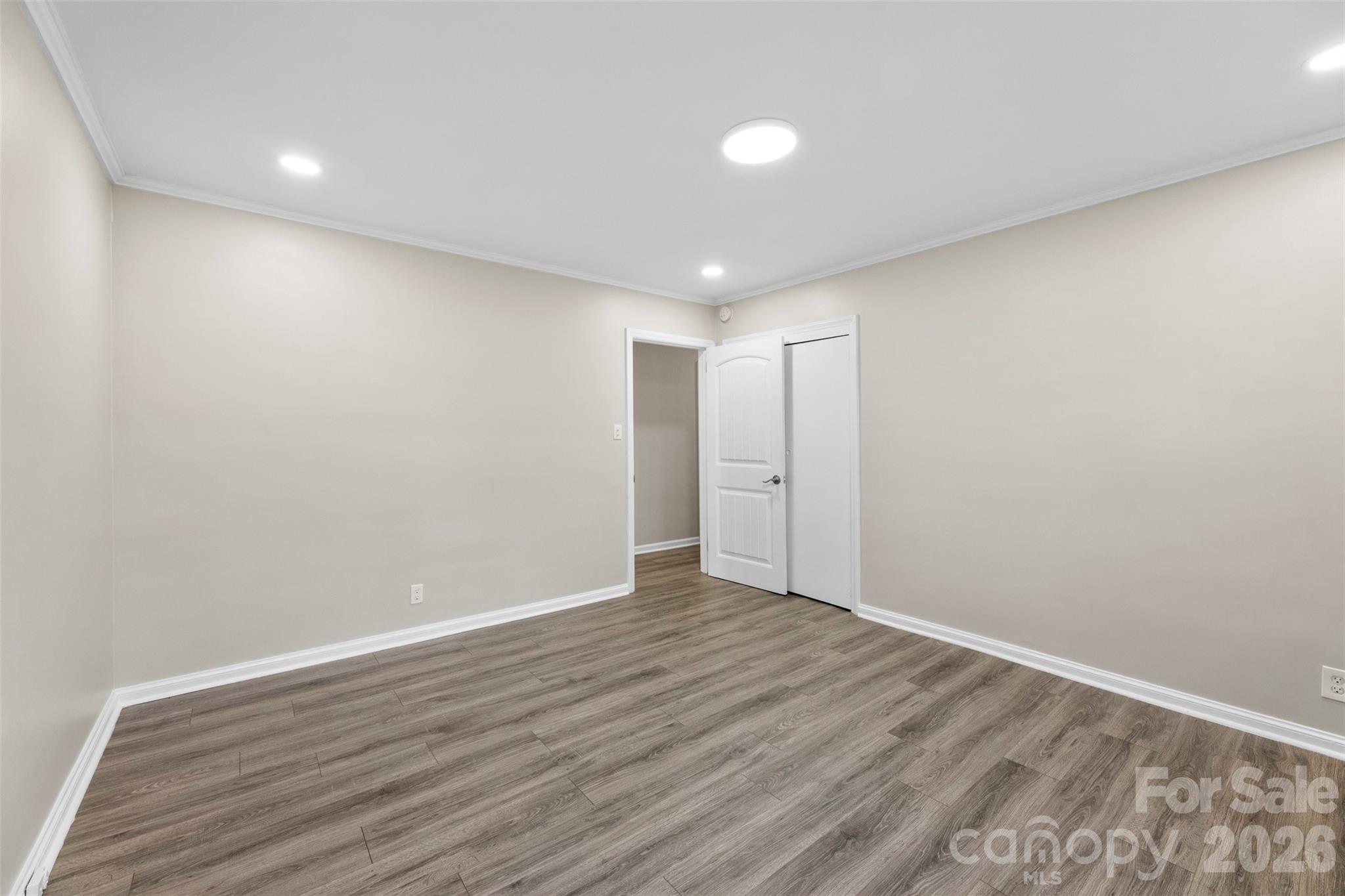 420 Downey Place Property Photo 12