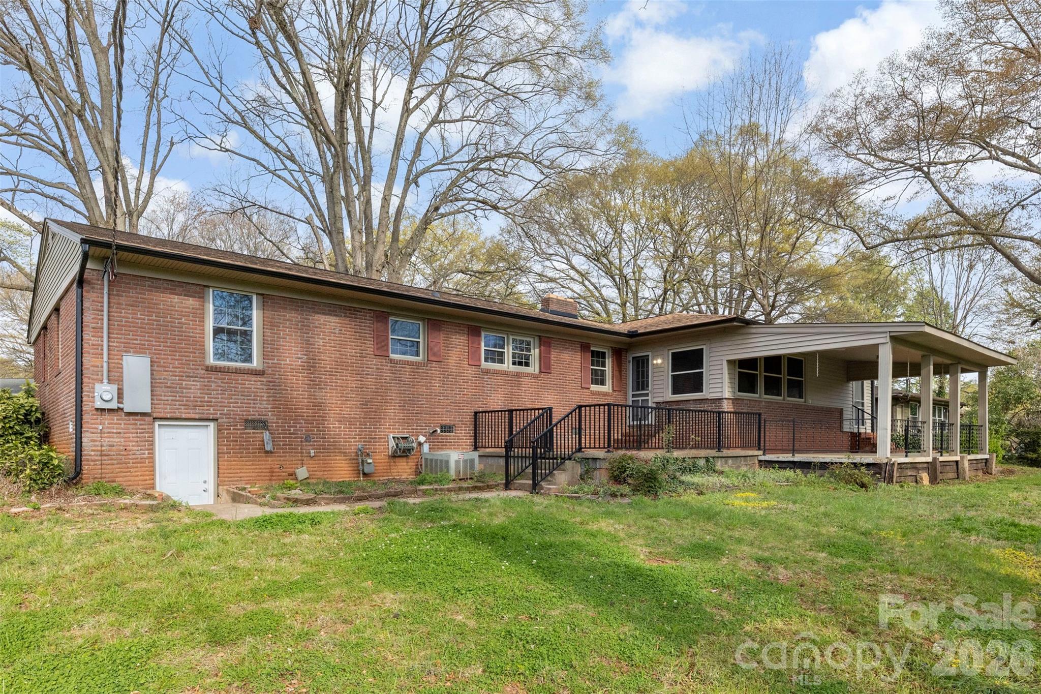 420 Downey Place Property Photo 21
