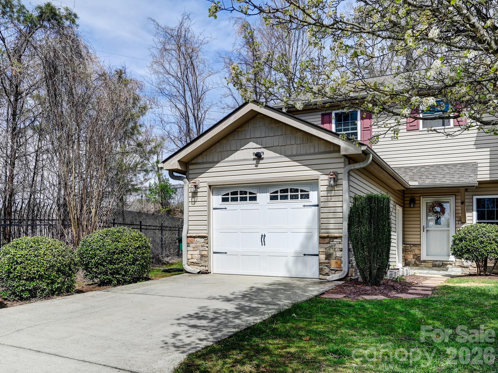 7 Mahogany Road Property Photo 1