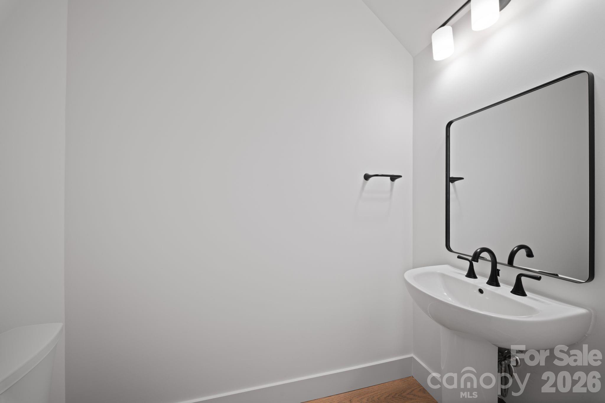 128 Collin Place 35 Property Photo 12