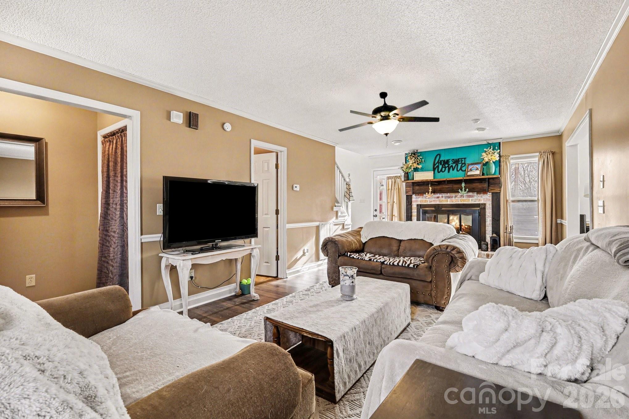 1162 Crestmont Drive Property Photo 6