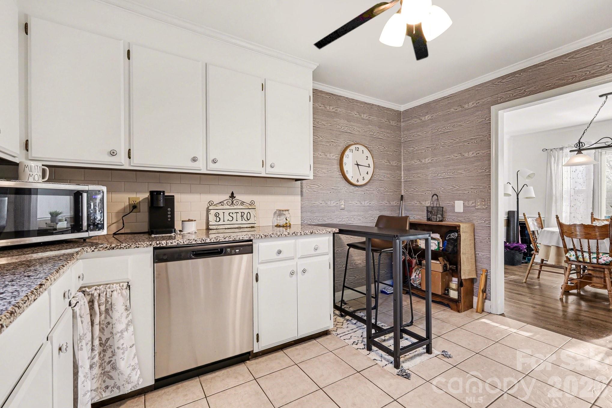 1162 Crestmont Drive Property Photo 10