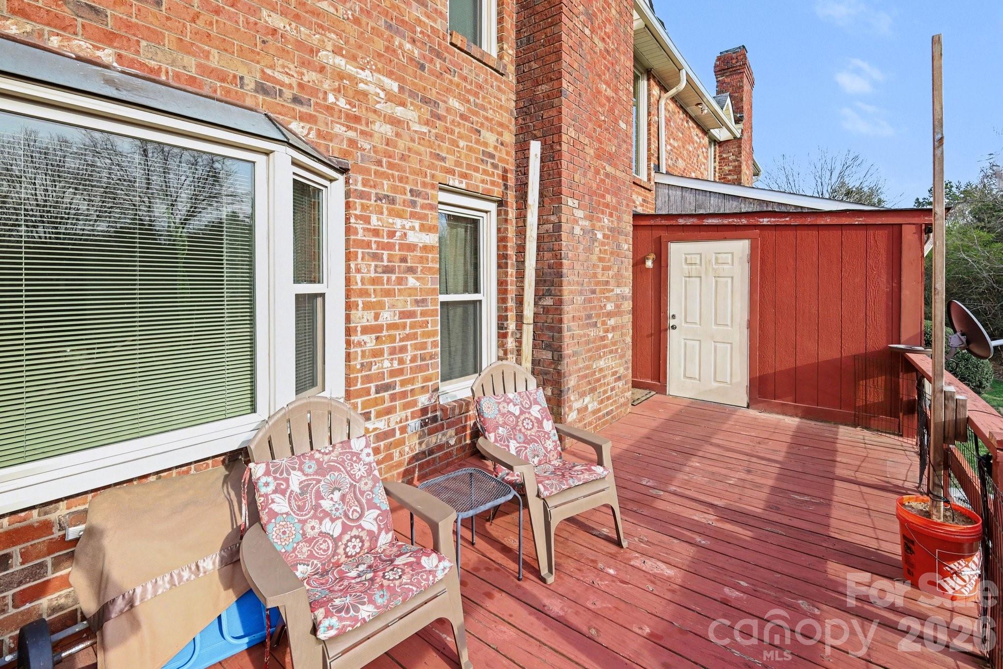 1162 Crestmont Drive Property Photo 17