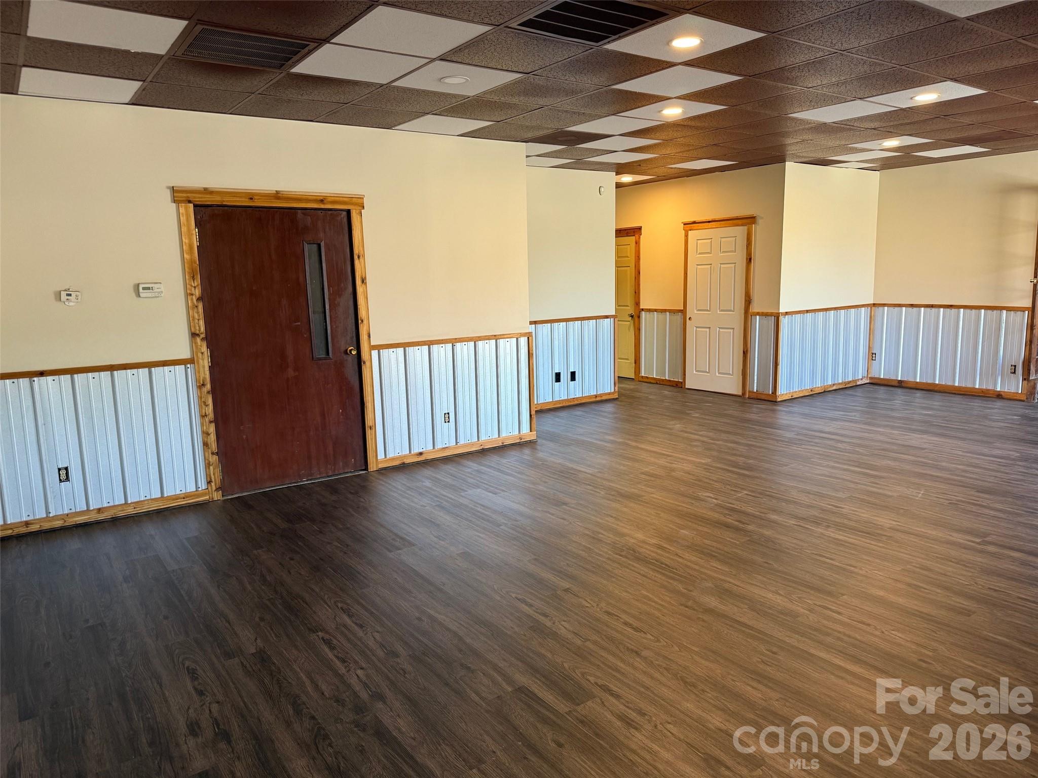 101 S Main Street Property Photo 8