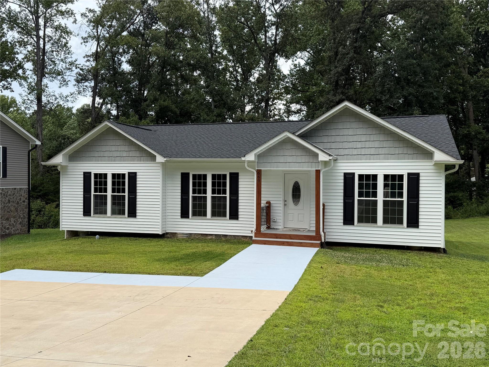 660 W 9th Street Property Photo 2