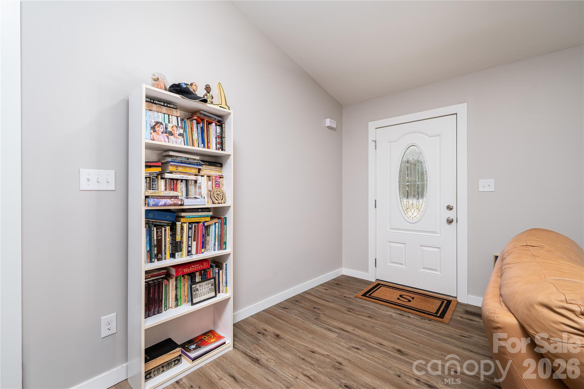 660 W 9th Street Property Photo 7