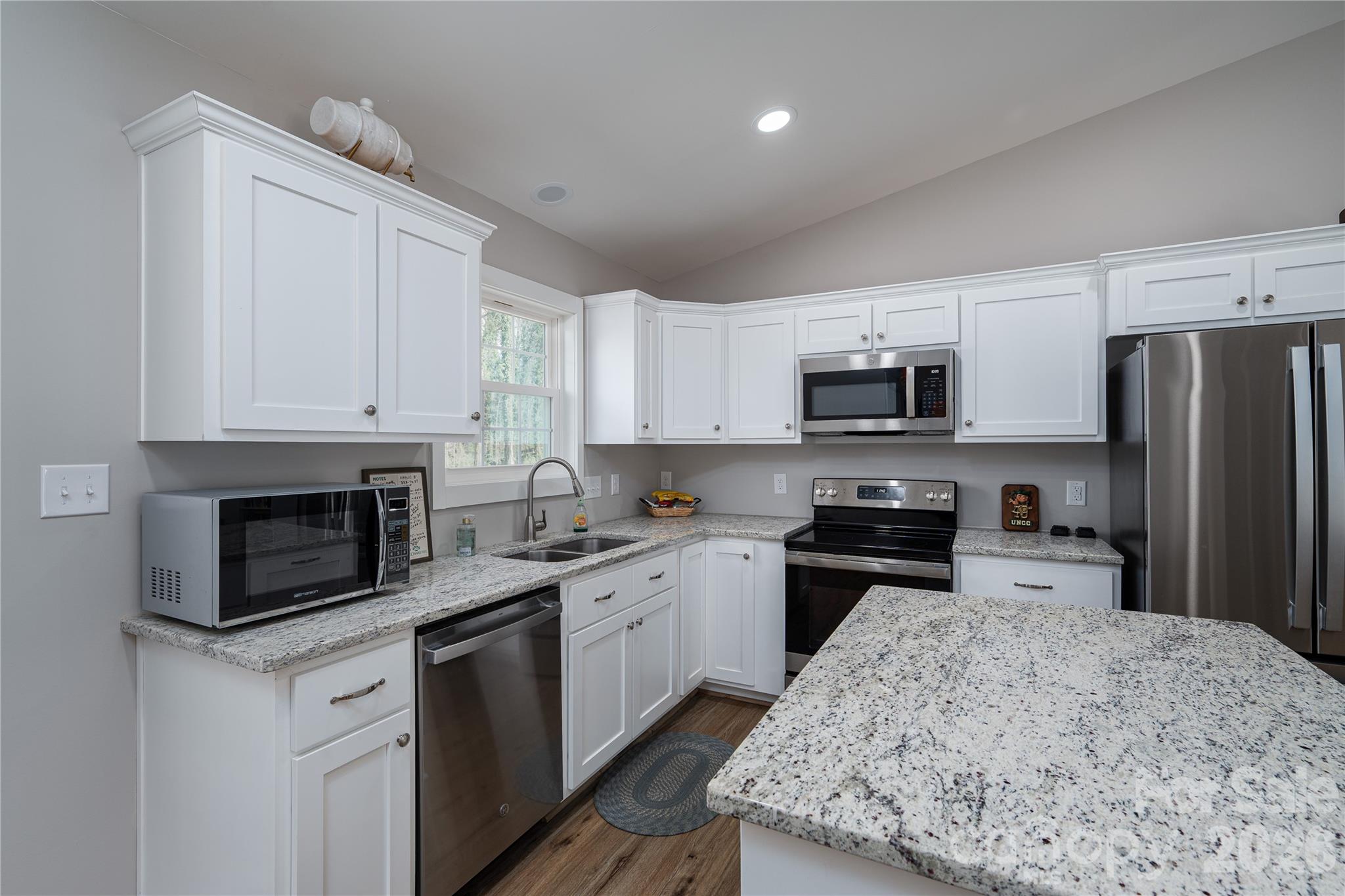660 W 9th Street Property Photo 15