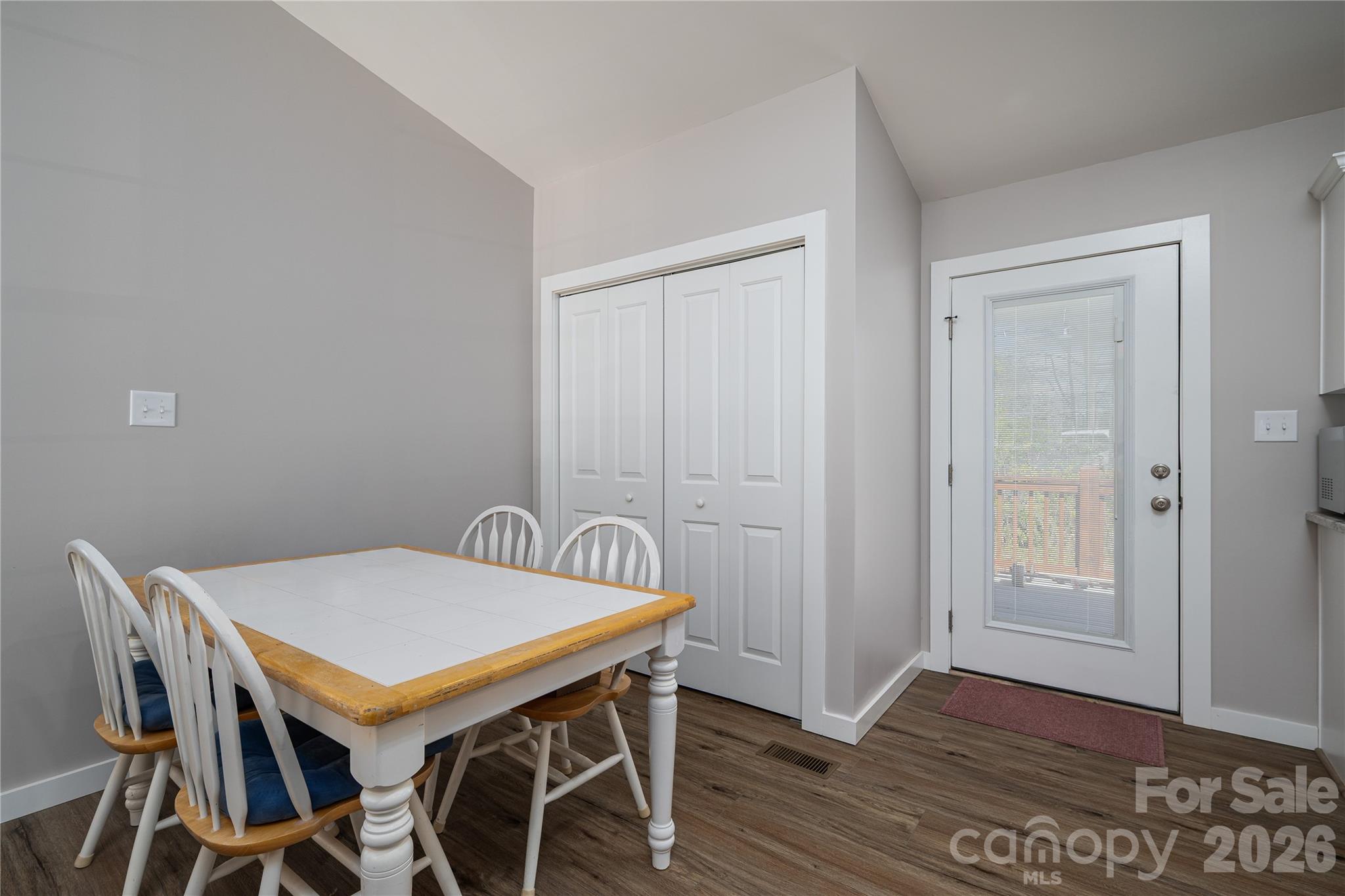 660 W 9th Street Property Photo 17