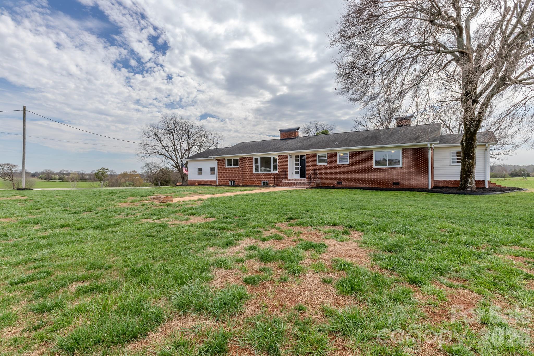 1217 Daniels Road Property Photo 1