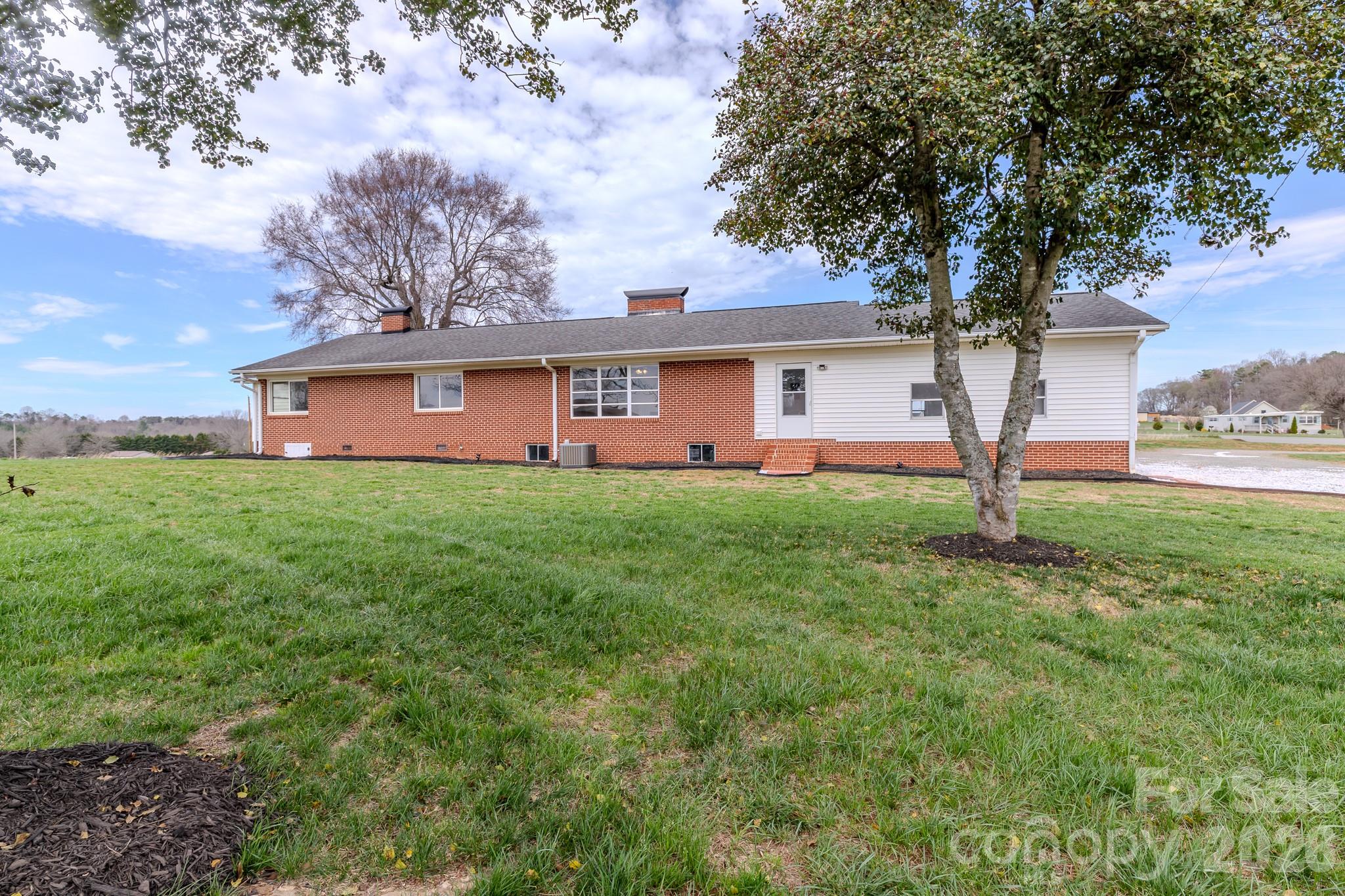 1217 Daniels Road Property Photo 3