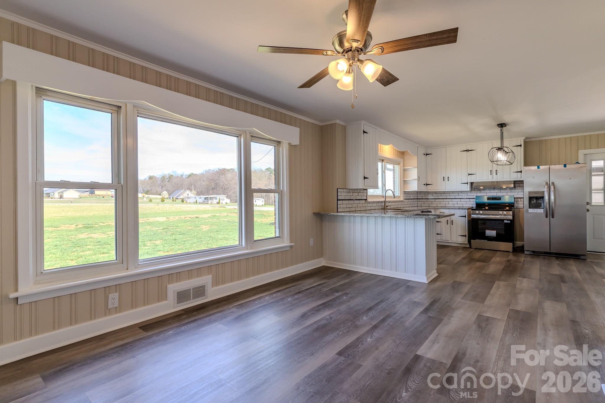 1217 Daniels Road Property Photo 4