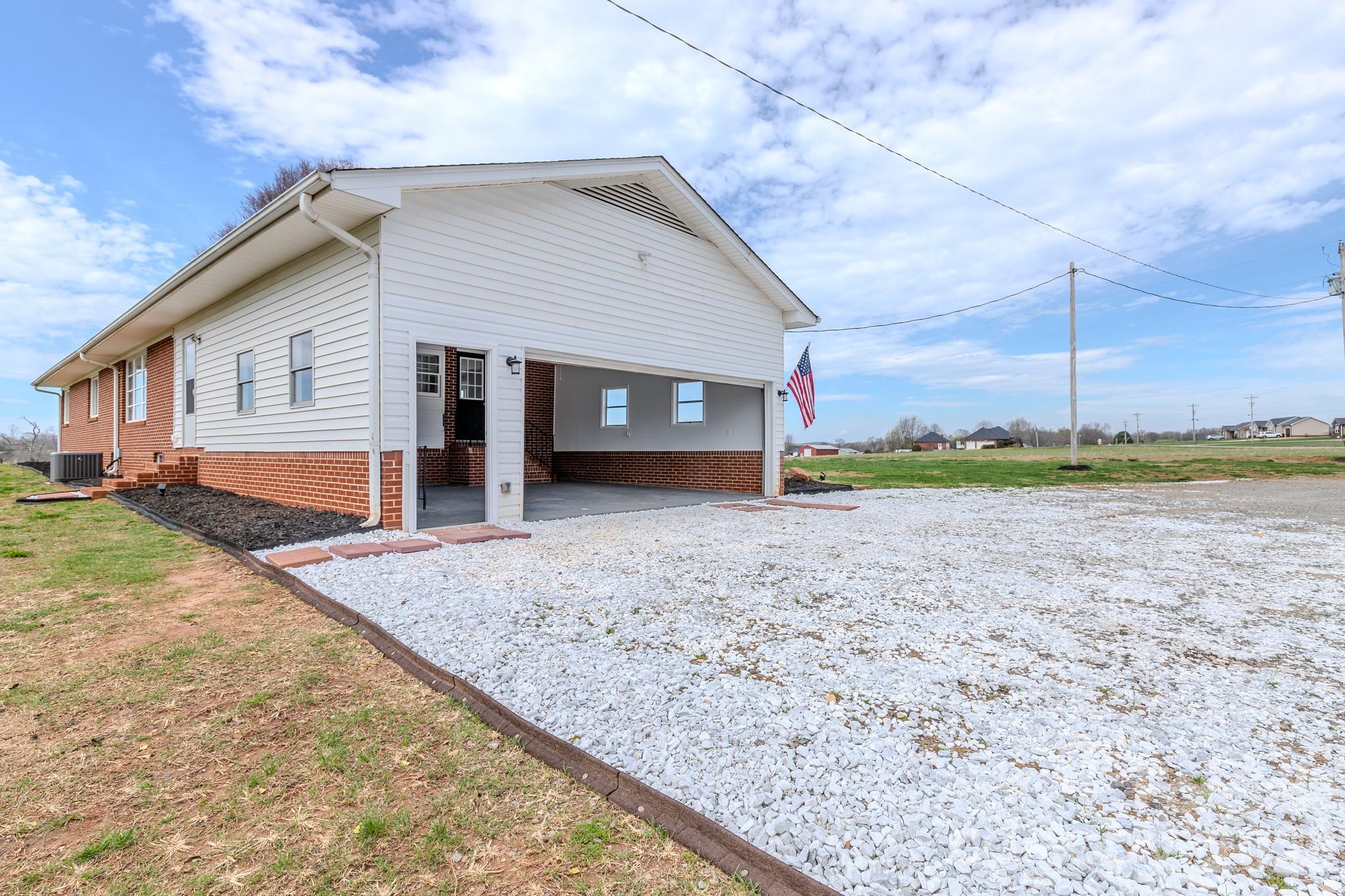 1217 Daniels Road Property Photo 5