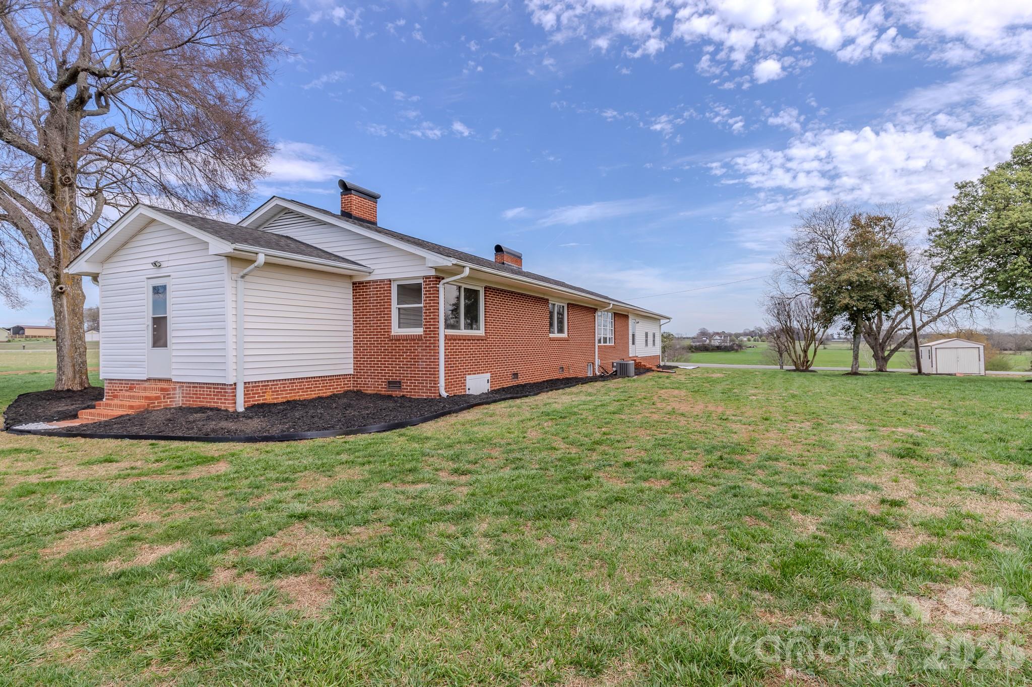 1217 Daniels Road Property Photo 6
