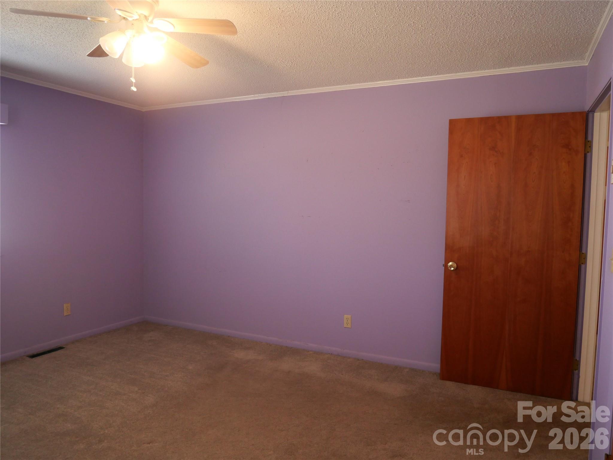 220 N Russell Street Property Photo 8