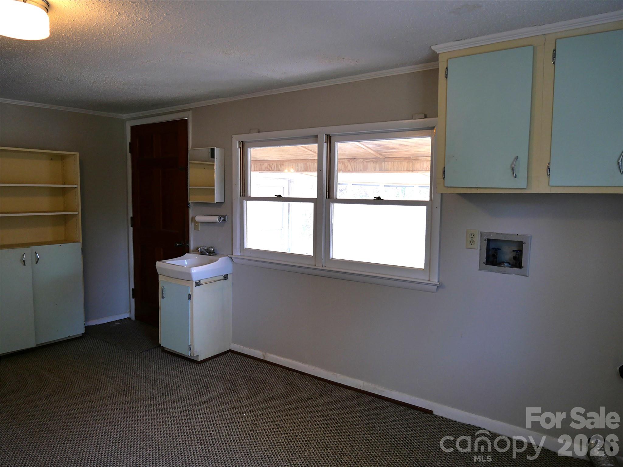 220 N Russell Street Property Photo 17