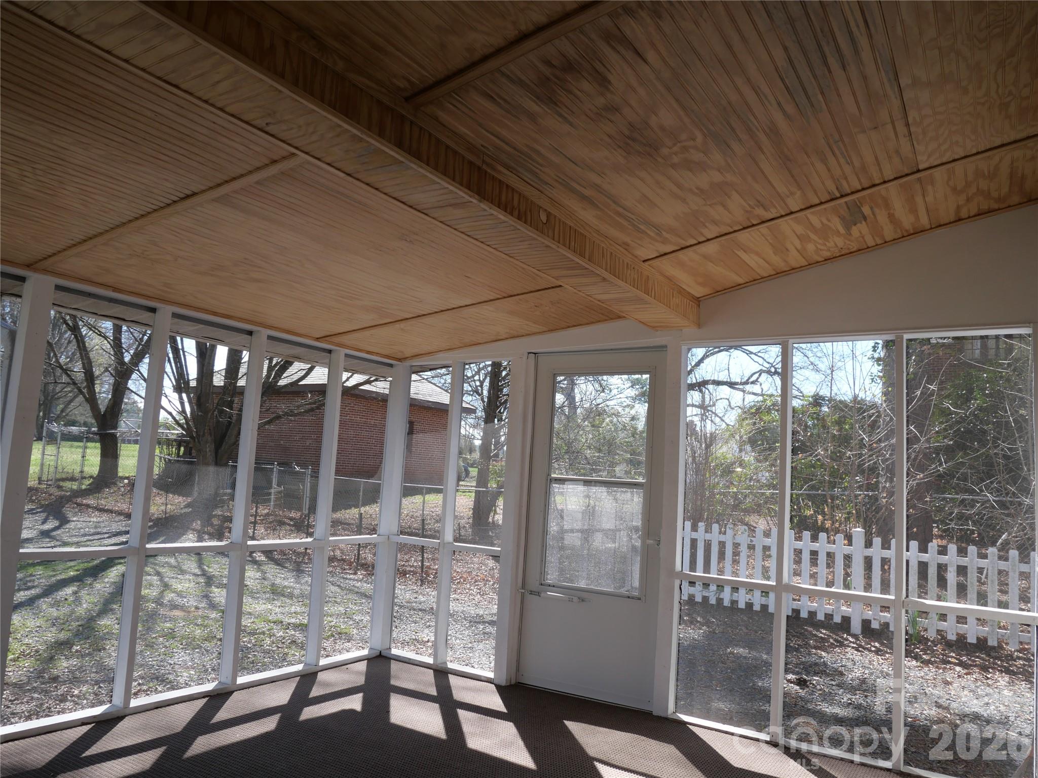 220 N Russell Street Property Photo 19