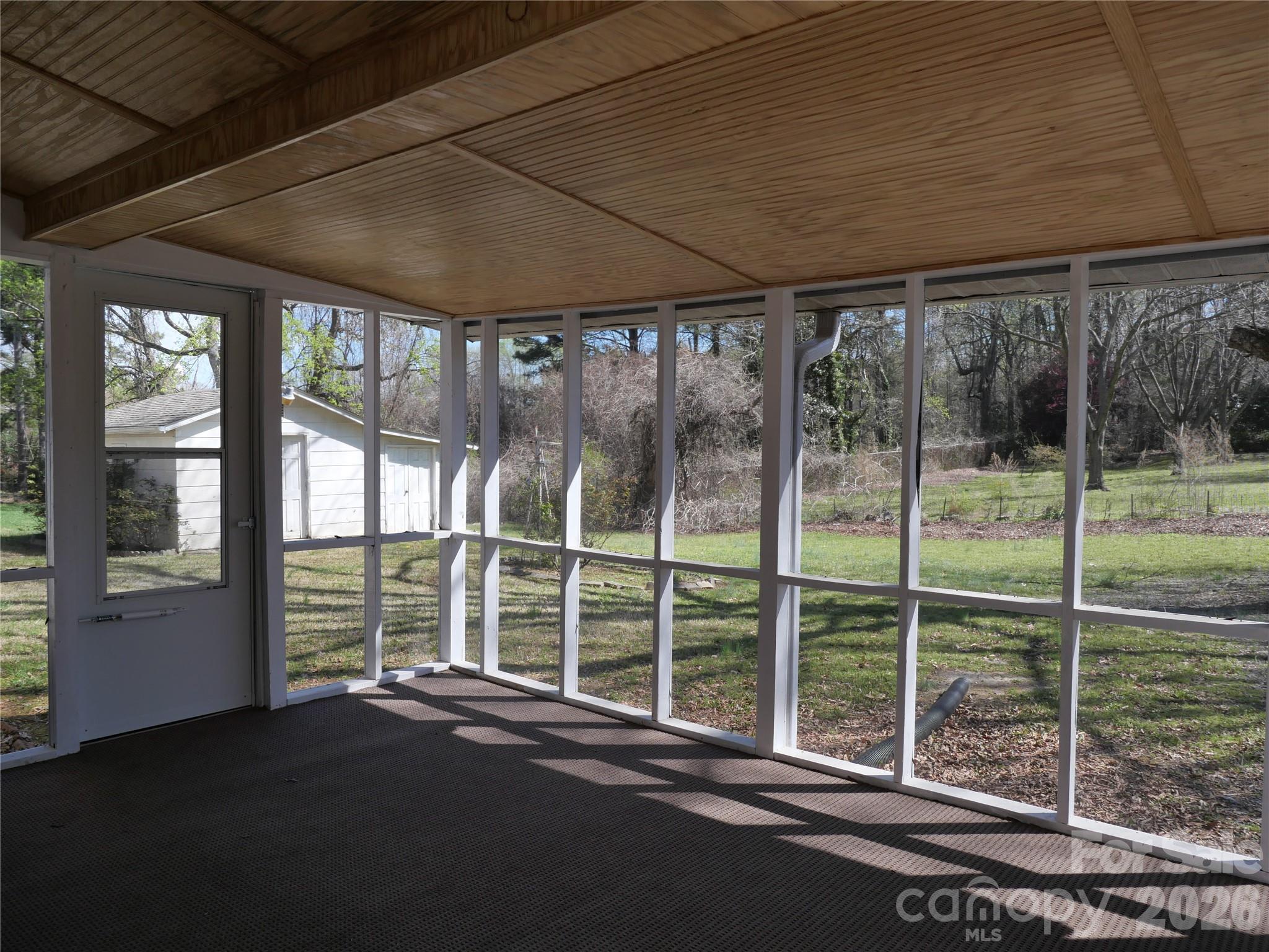 220 N Russell Street Property Photo 20
